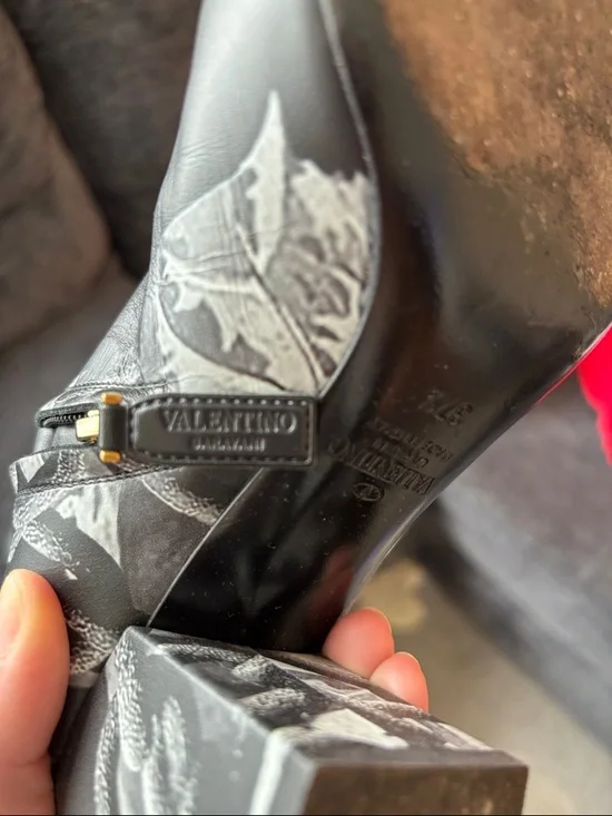 Valentino Garavani Black Leather Ankle Boots with Gray Floral Embroidery - Picture 2 of 4